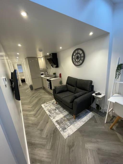 Stylish & Cosy 1 Bed Apartment 스윈던 외부 사진
