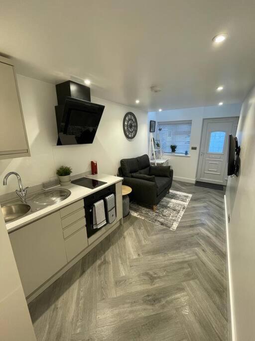 Stylish & Cosy 1 Bed Apartment 스윈던 외부 사진