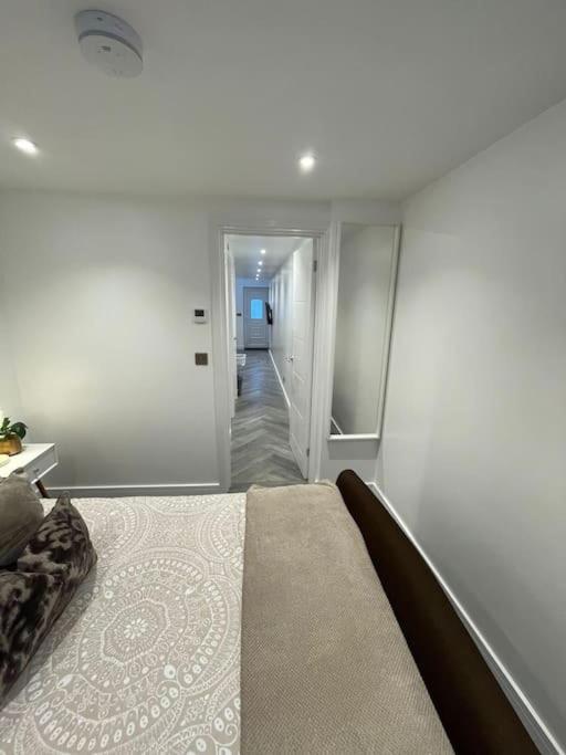 Stylish & Cosy 1 Bed Apartment 스윈던 외부 사진