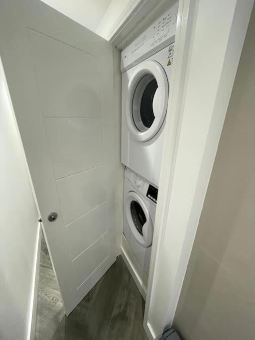 Stylish & Cosy 1 Bed Apartment 스윈던 외부 사진